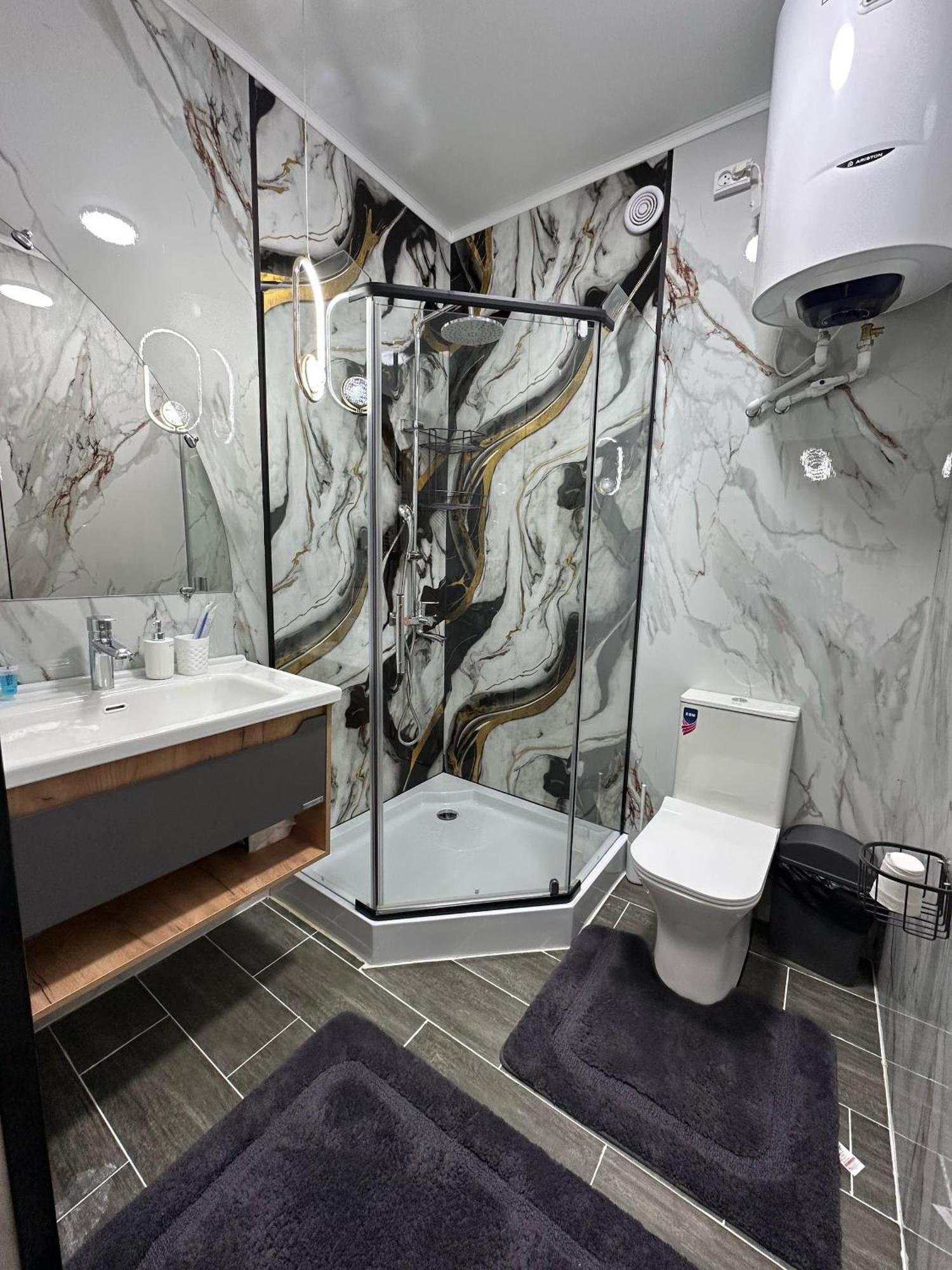 Vavilon Apartment Karakol Luaran gambar